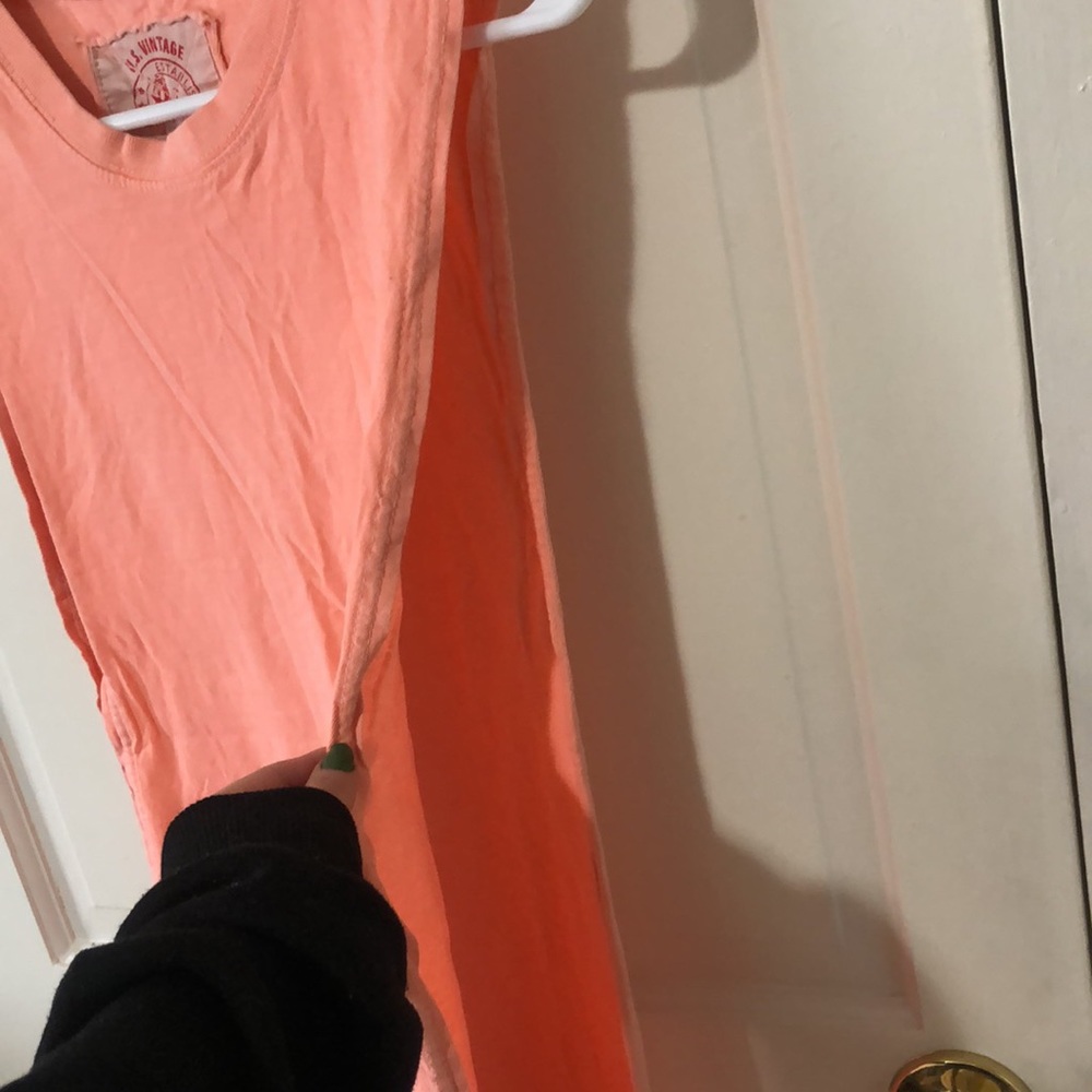 Side open workout tee - Picture 2 of 2